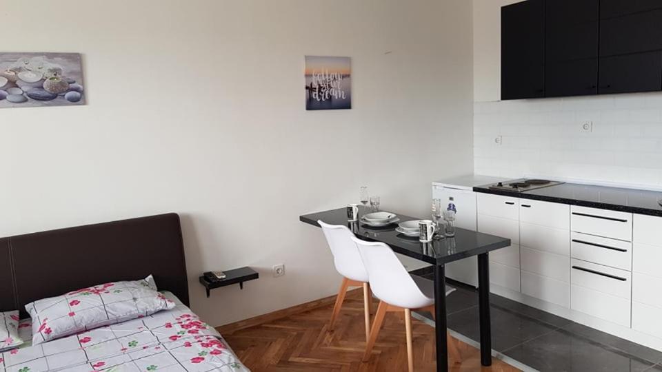 Central View Apartment Skopje Exterior photo